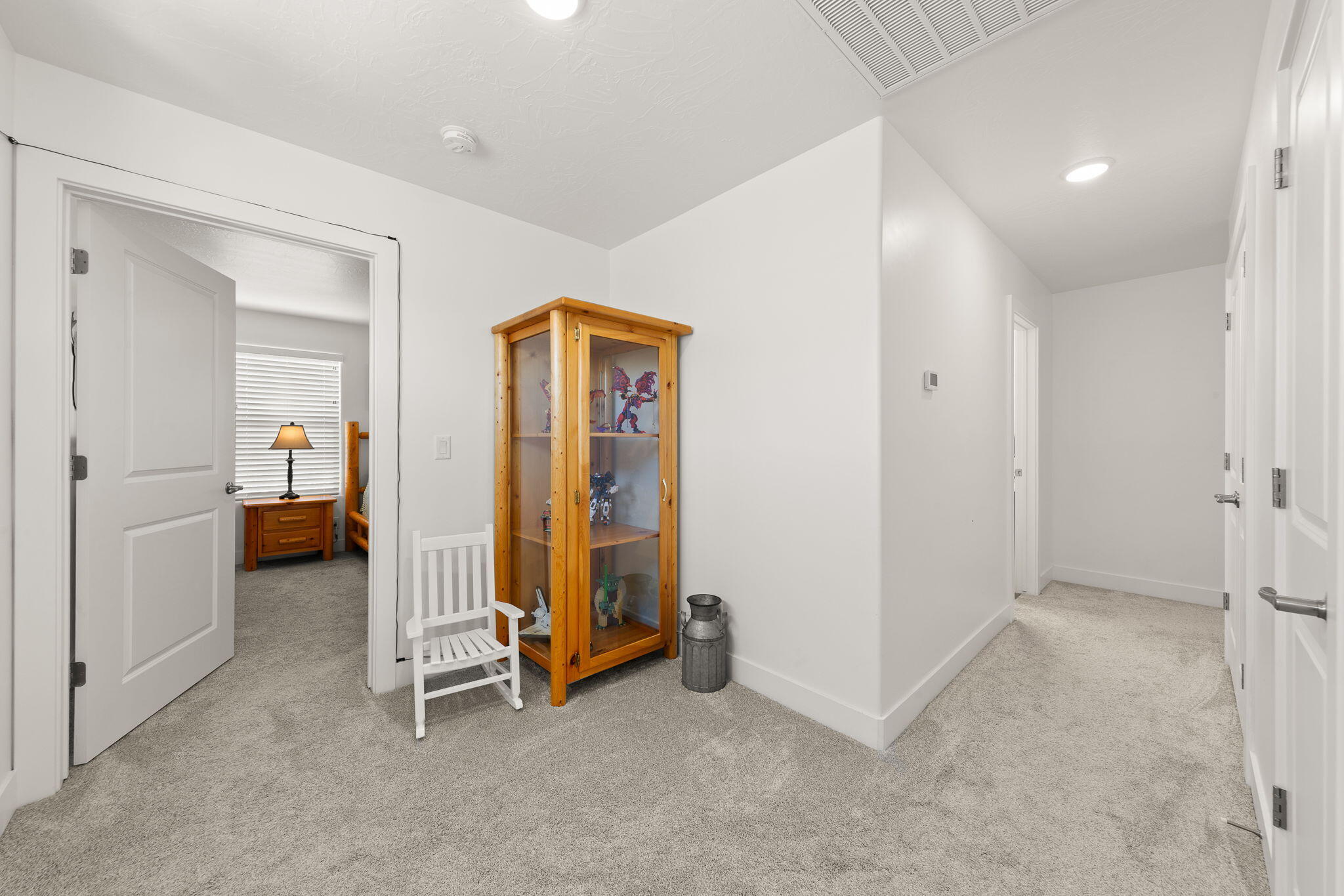 WHITE TRAILS - Residential