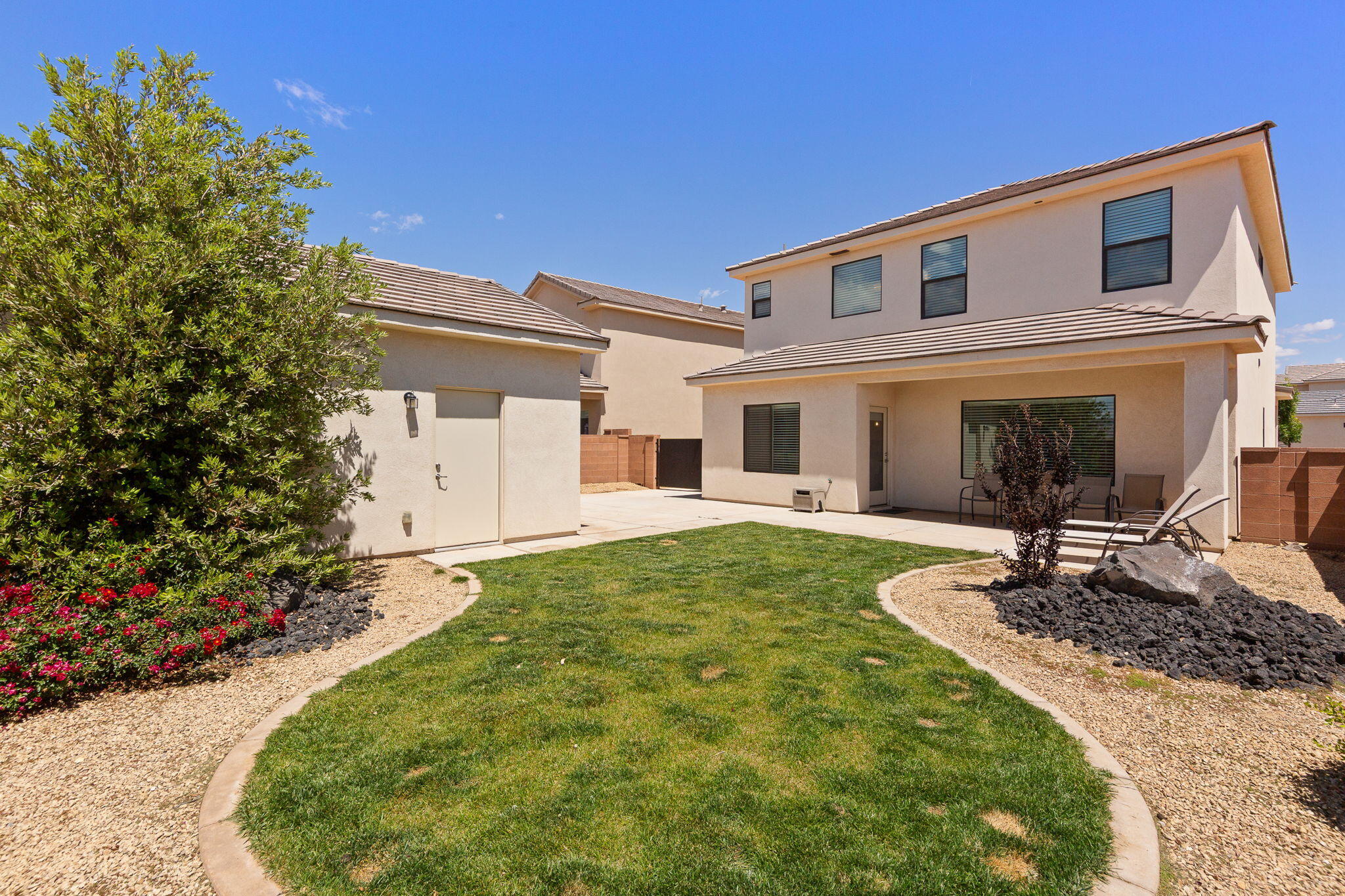 WHITE TRAILS - Residential
