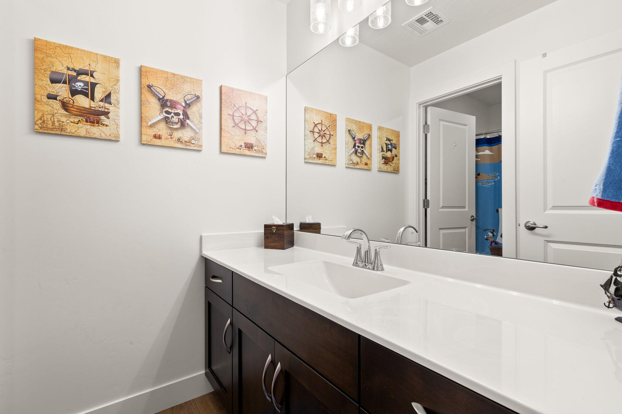 WHITE TRAILS - Residential
