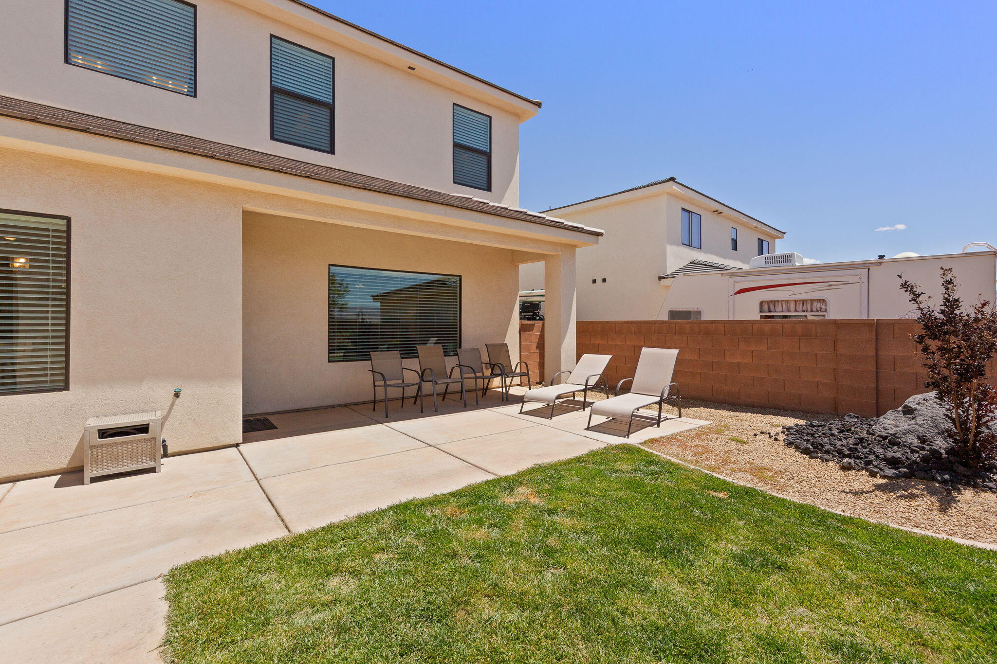 WHITE TRAILS - Residential