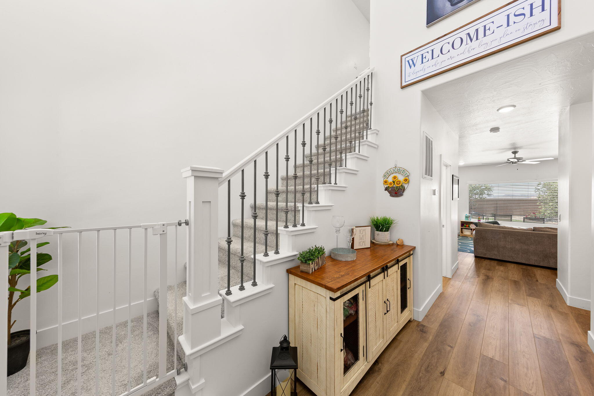 WHITE TRAILS - Residential