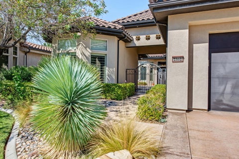 Tiny photo for 2162 W Azzurro CIR, Saint George, UT 84790 (MLS # 26-276848)