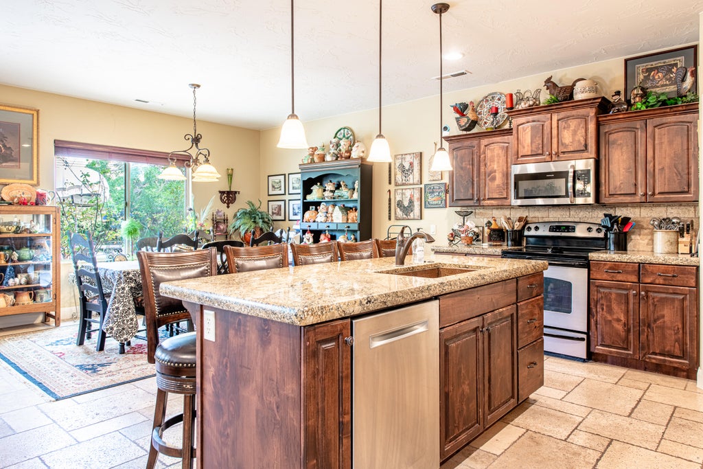 Photo of 115 E Gold Bullion Way, Washington, UT 84780 (MLS # 26-276648)