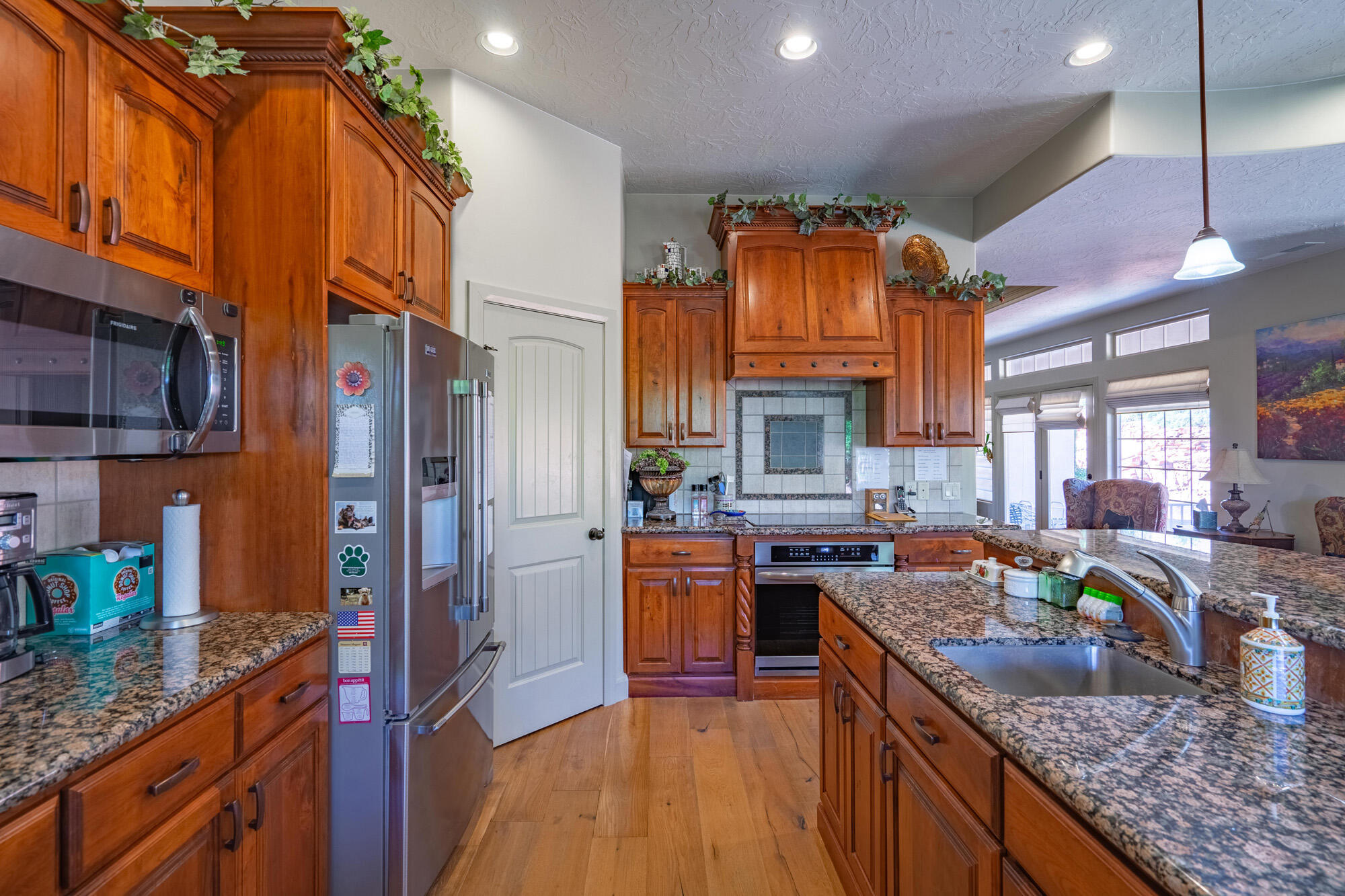 SHADOW BLUFF - Residential