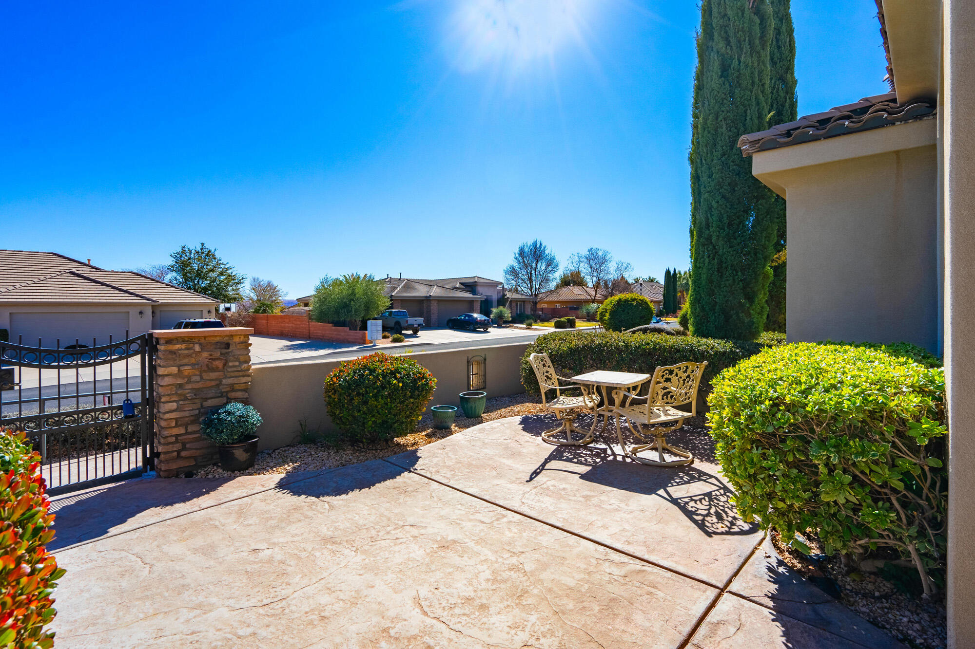 SHADOW BLUFF - Residential