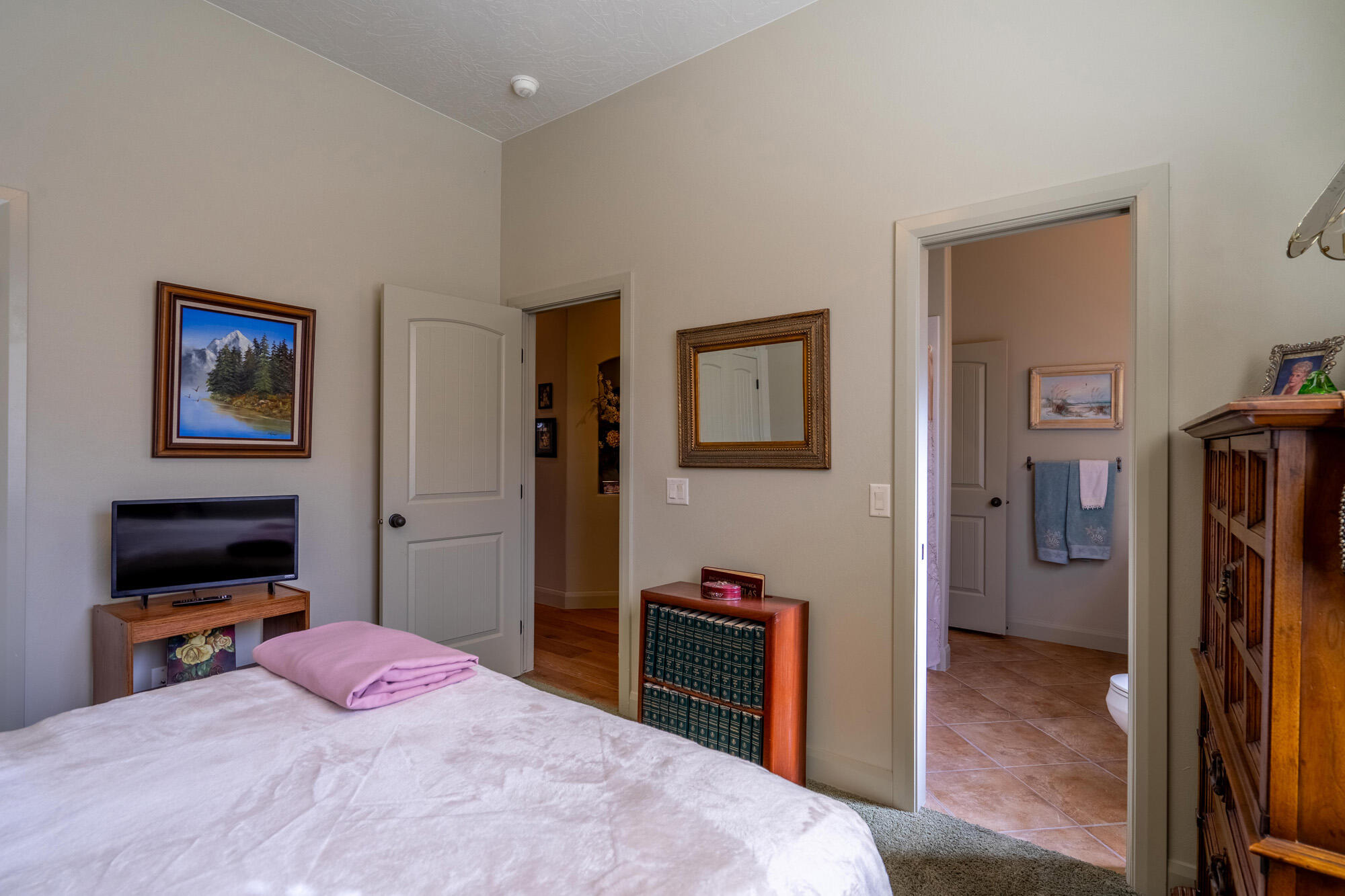 SHADOW BLUFF - Residential