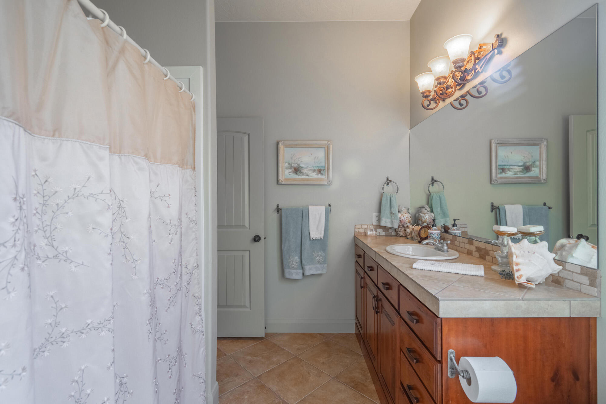 SHADOW BLUFF - Residential