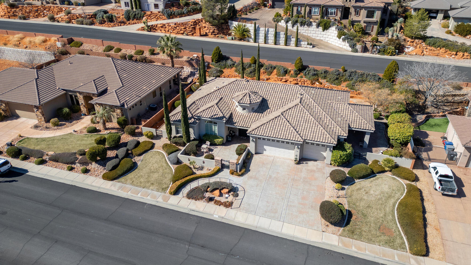 SHADOW BLUFF - Residential