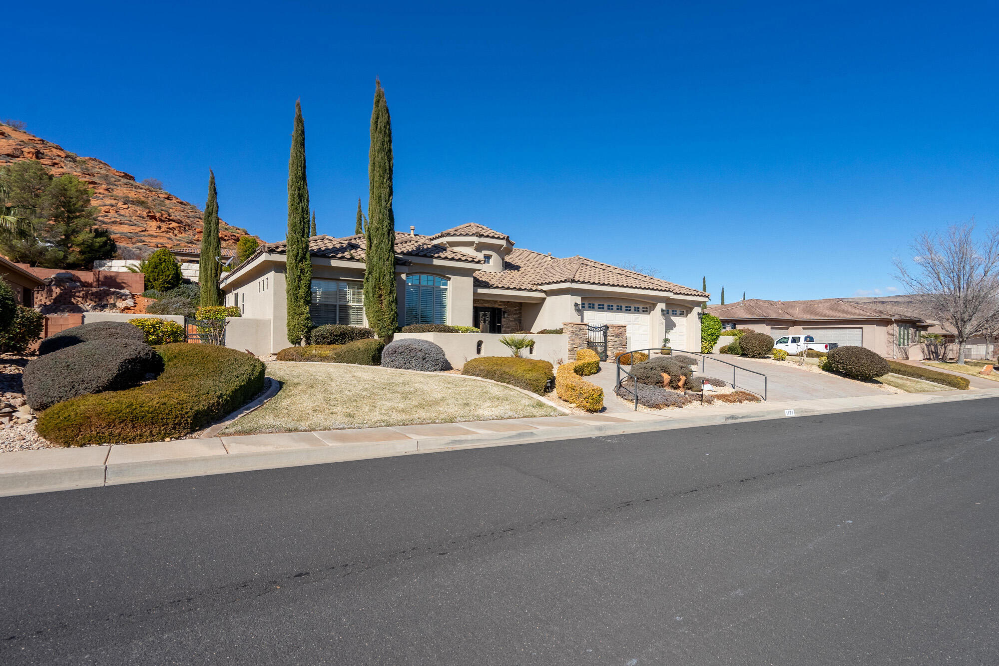 SHADOW BLUFF - Residential