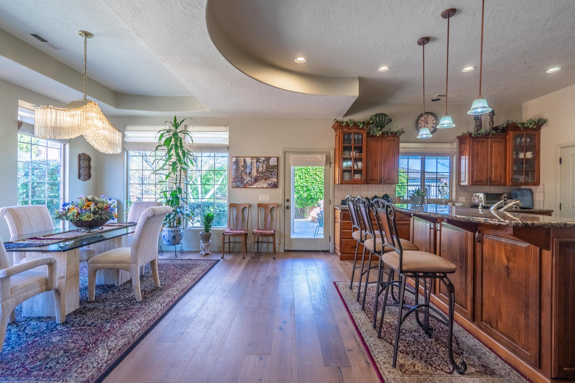 SHADOW BLUFF - Residential