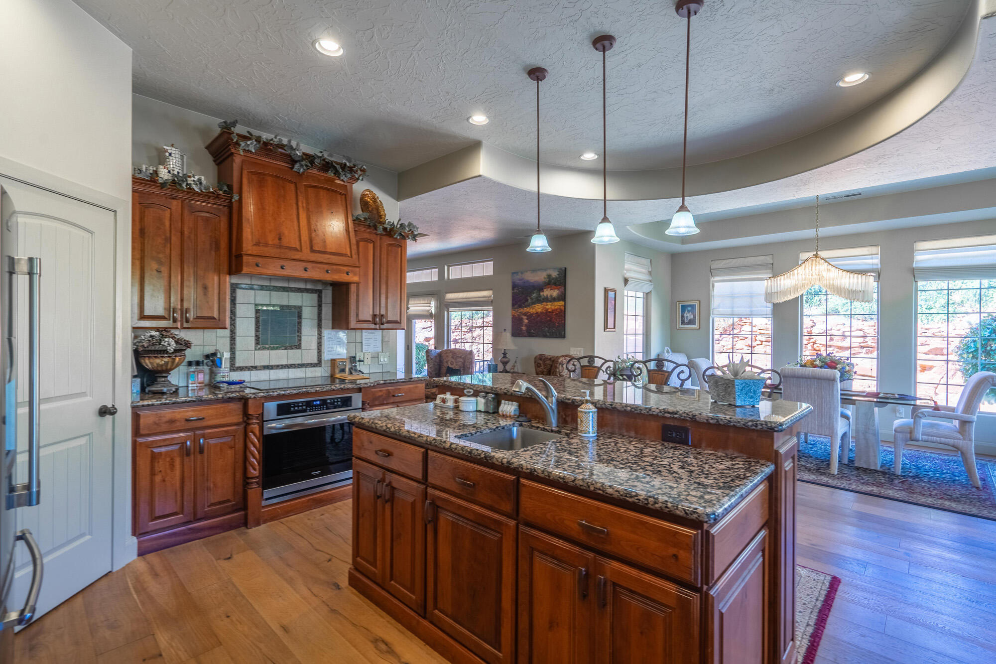 SHADOW BLUFF - Residential