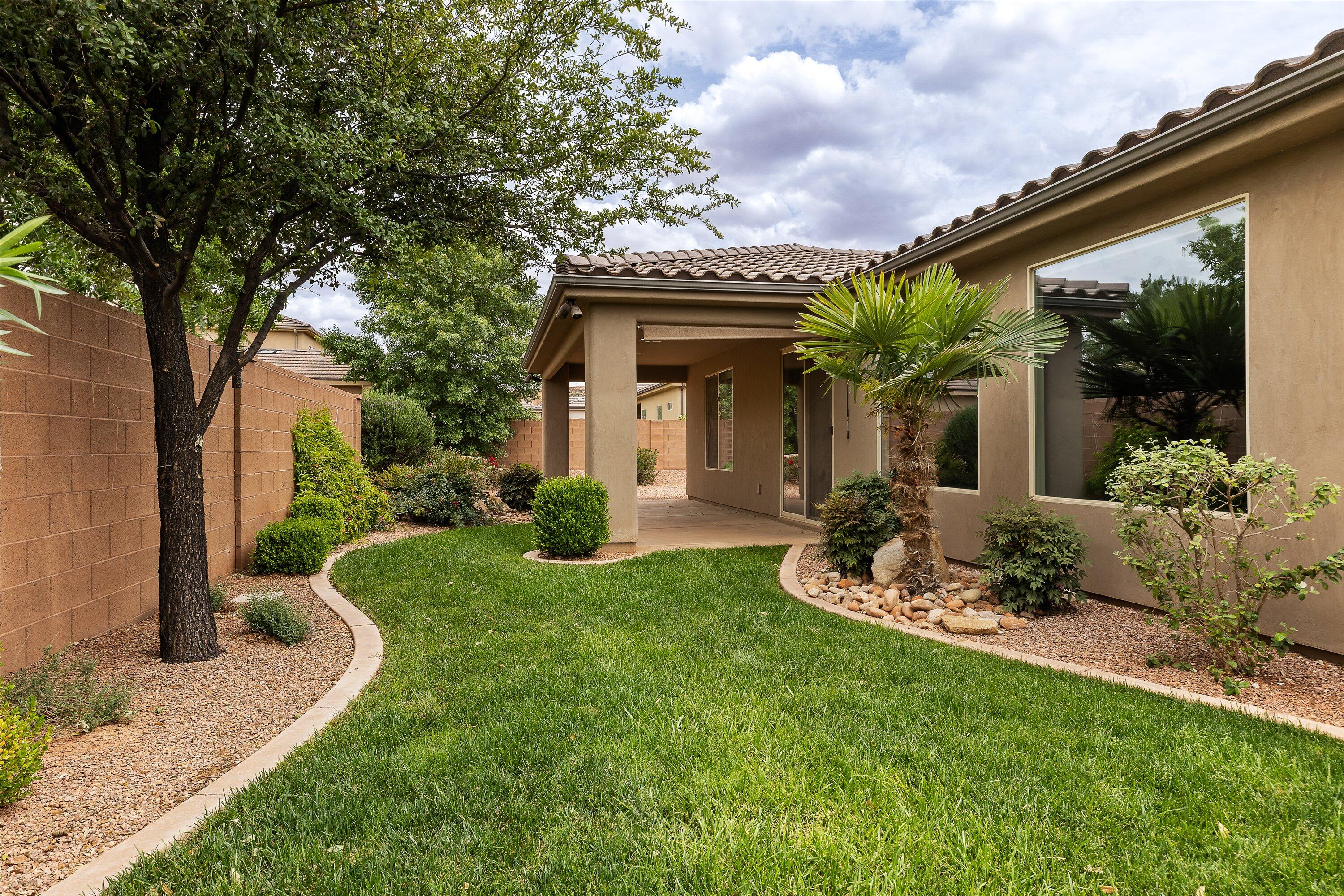 REDWOOD ESTATES - Residential