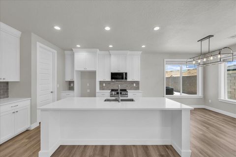 Tiny photo for 3935 S 2160 W, Hurricane, UT 84737 (MLS # 26-271705)