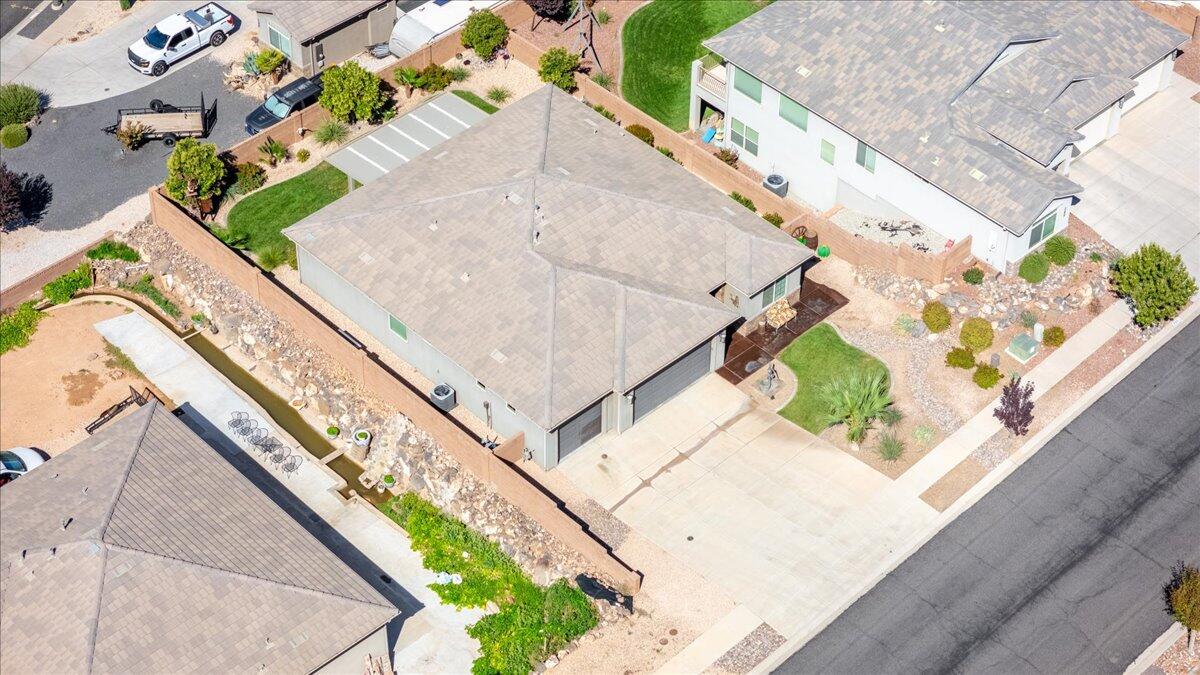 IVY WOOD - Residential