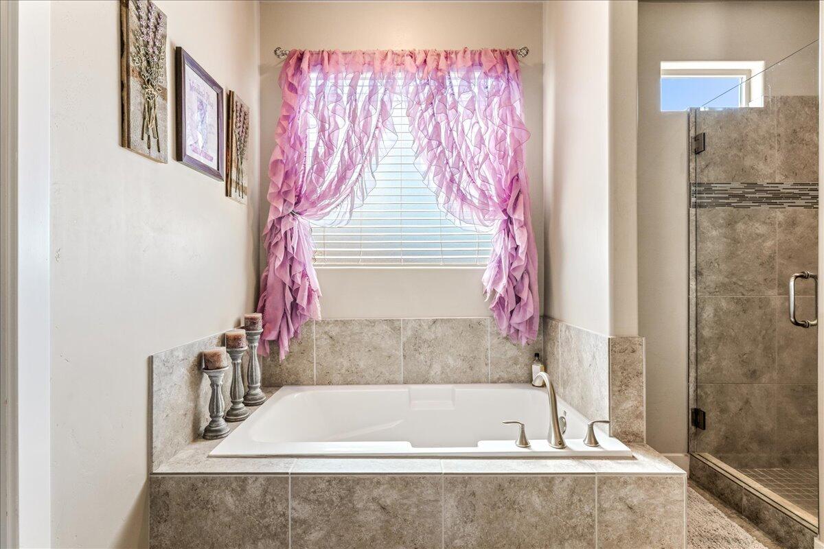 IVY WOOD - Residential