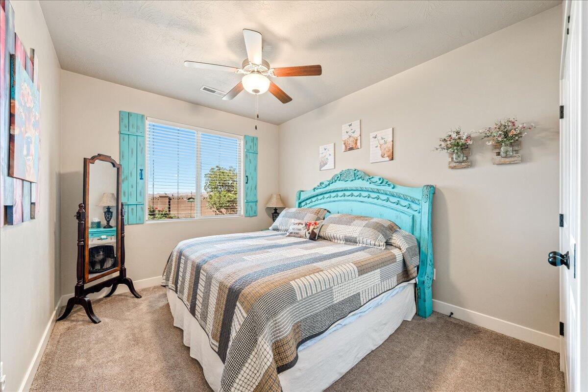 IVY WOOD - Residential