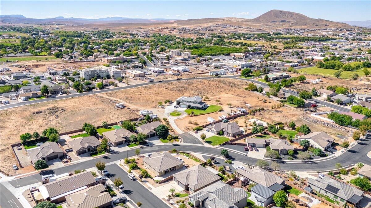 IVY WOOD - Residential