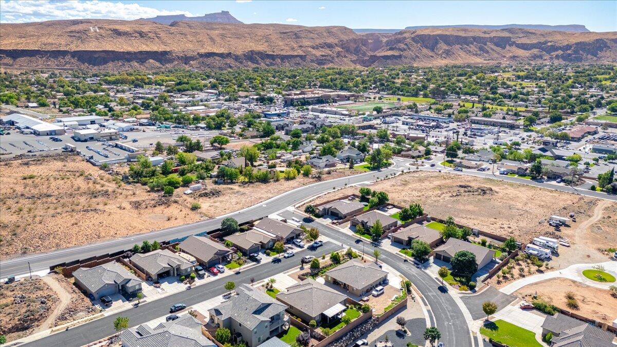 IVY WOOD - Residential