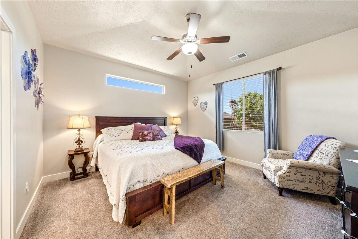 IVY WOOD - Residential