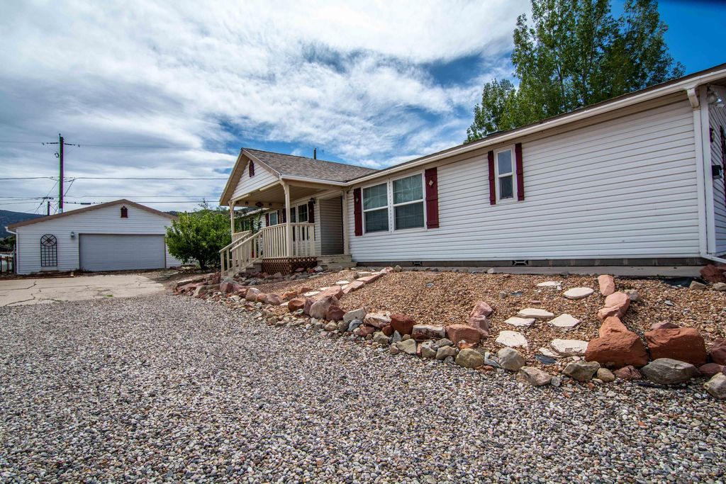 Photo of 429 S 75 E, Cedar City, UT 84720 (MLS # 26-271721)