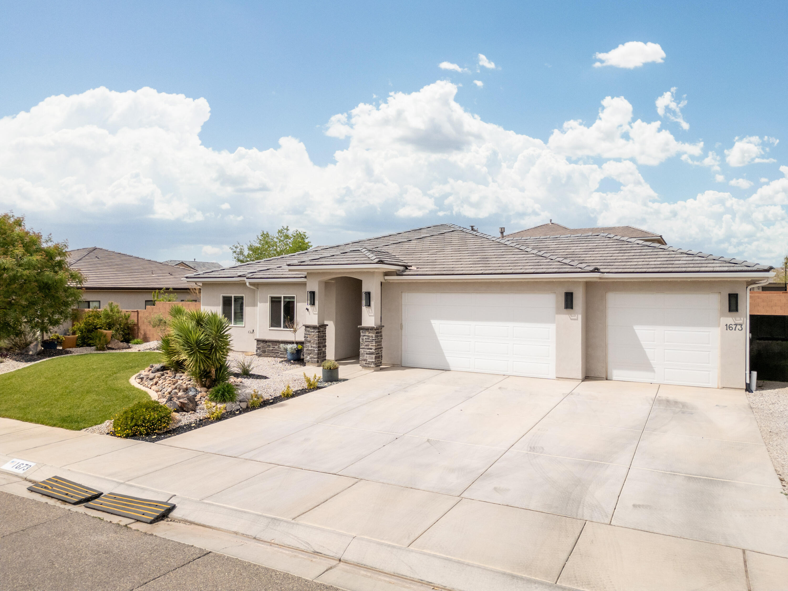 SAGE CANYON - Residential