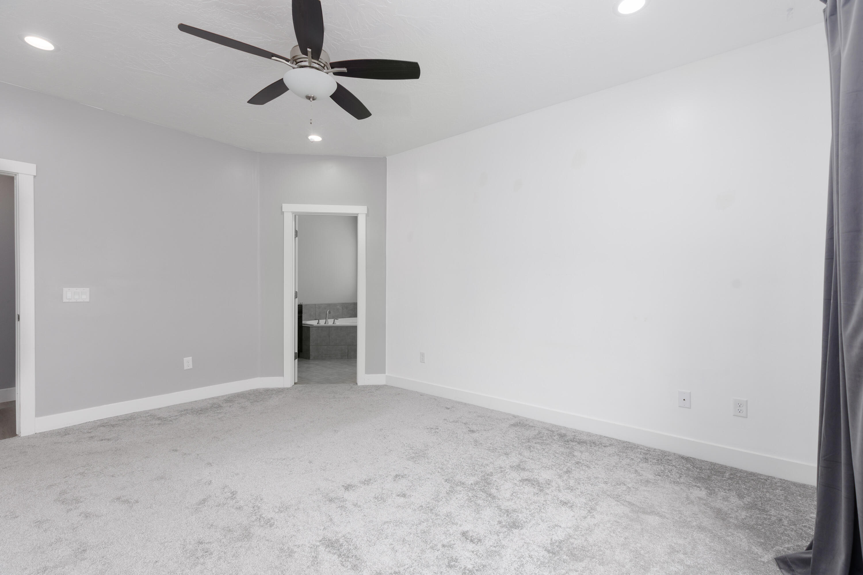 SAGE CANYON - Residential