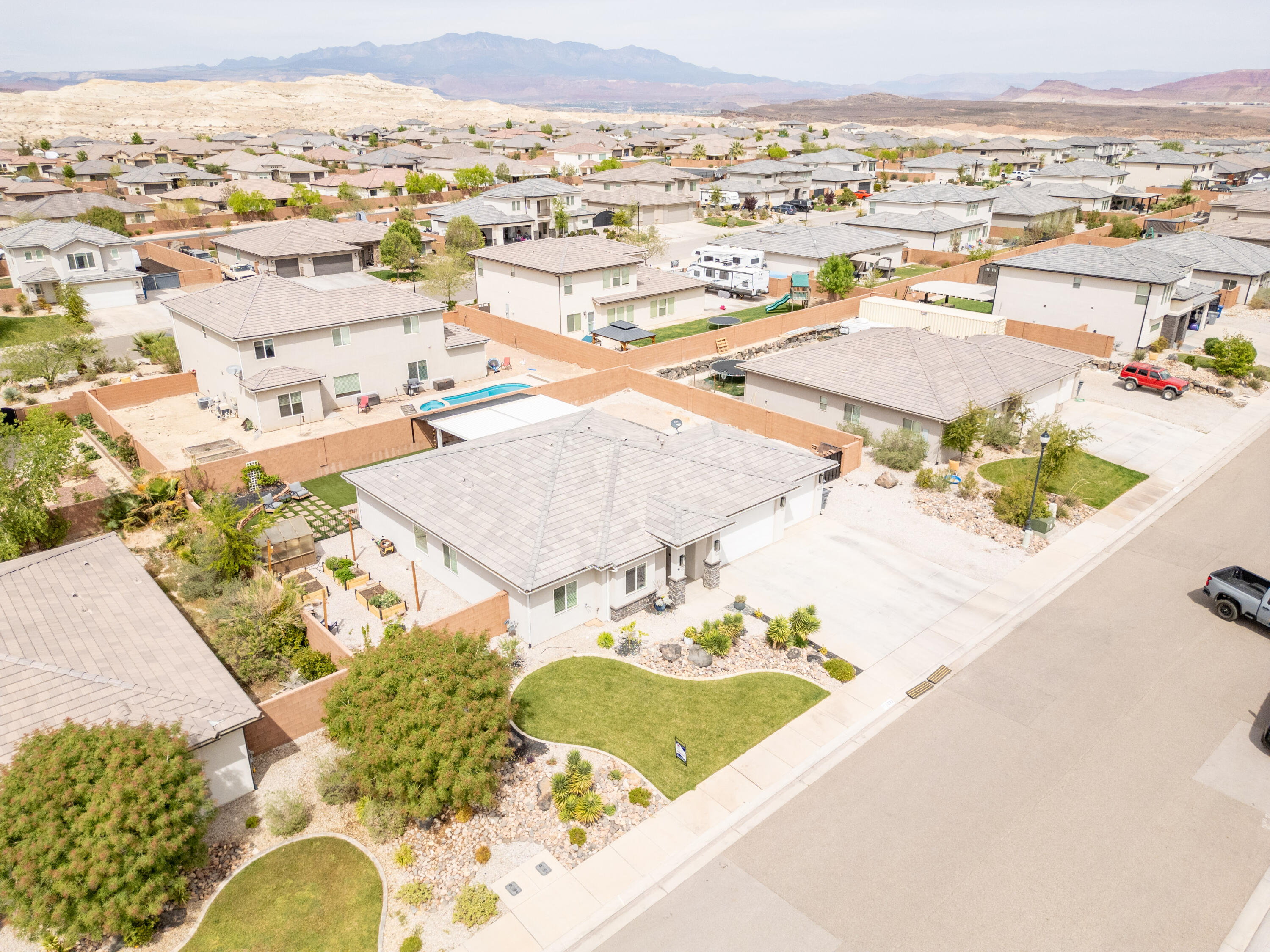 SAGE CANYON - Residential