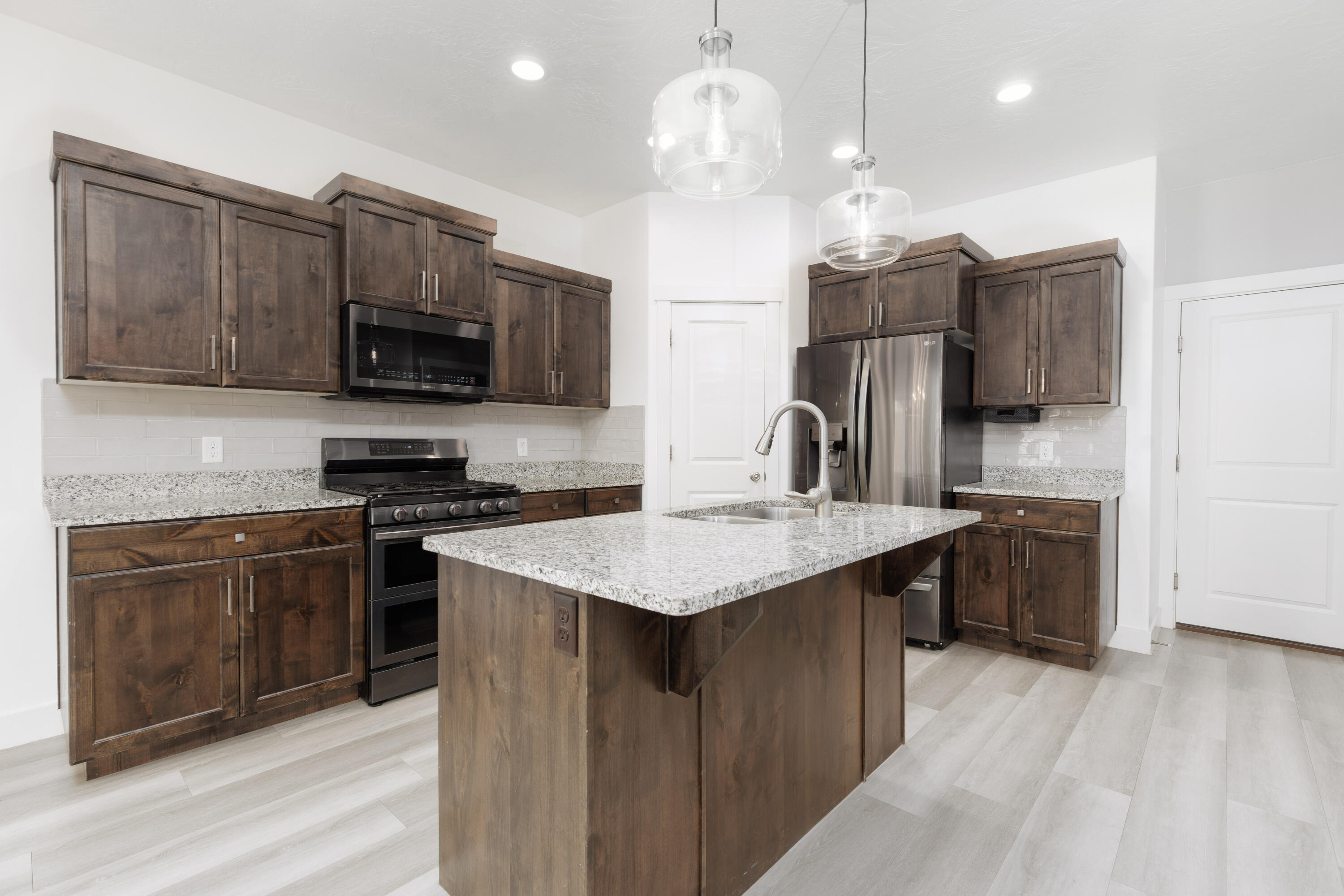 SAGE CANYON - Residential