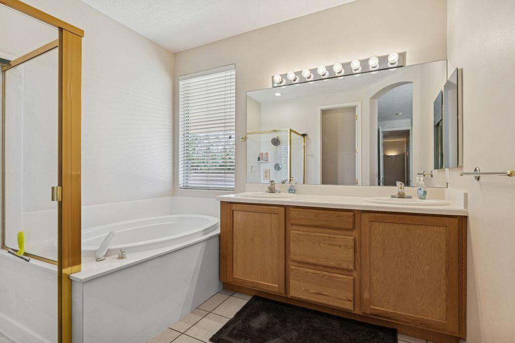 CORAL CANYON - Residential