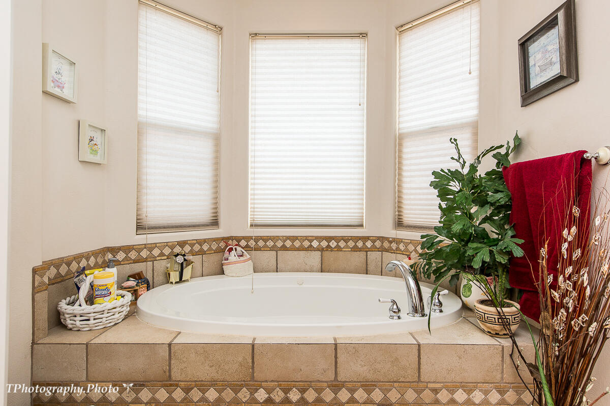 SHADOW HILLS - Residential