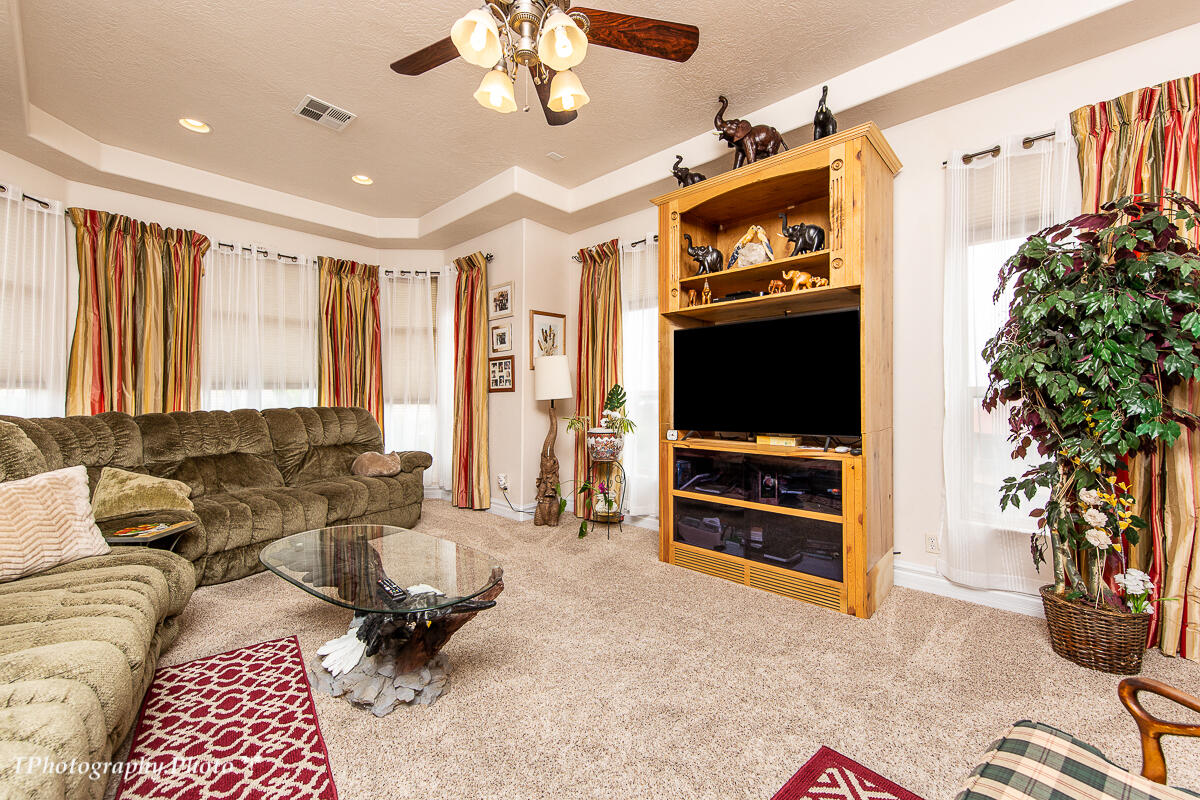 SHADOW HILLS - Residential