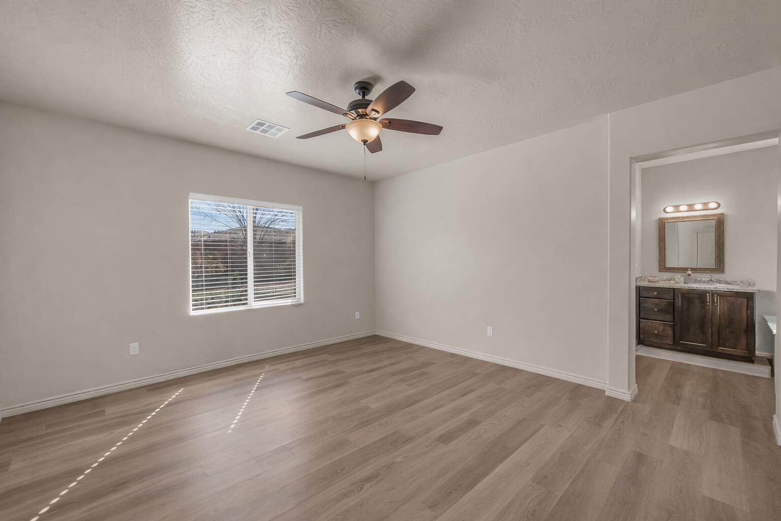 DESERTS EDGE - Residential