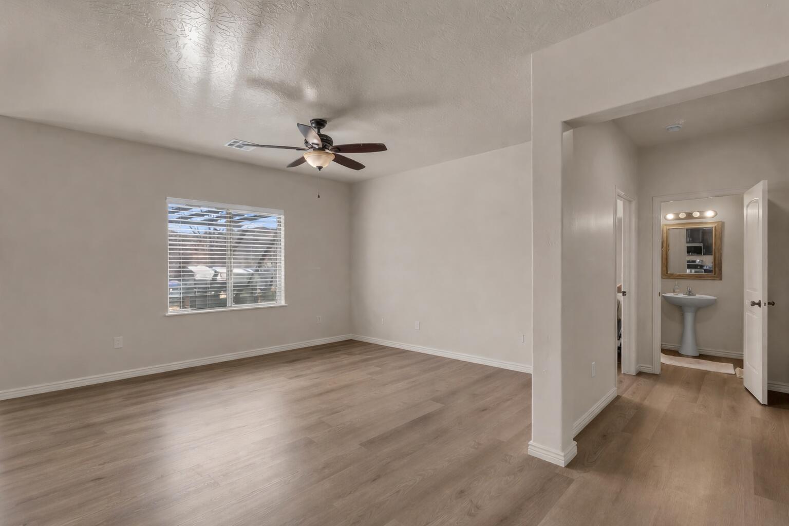 DESERTS EDGE - Residential