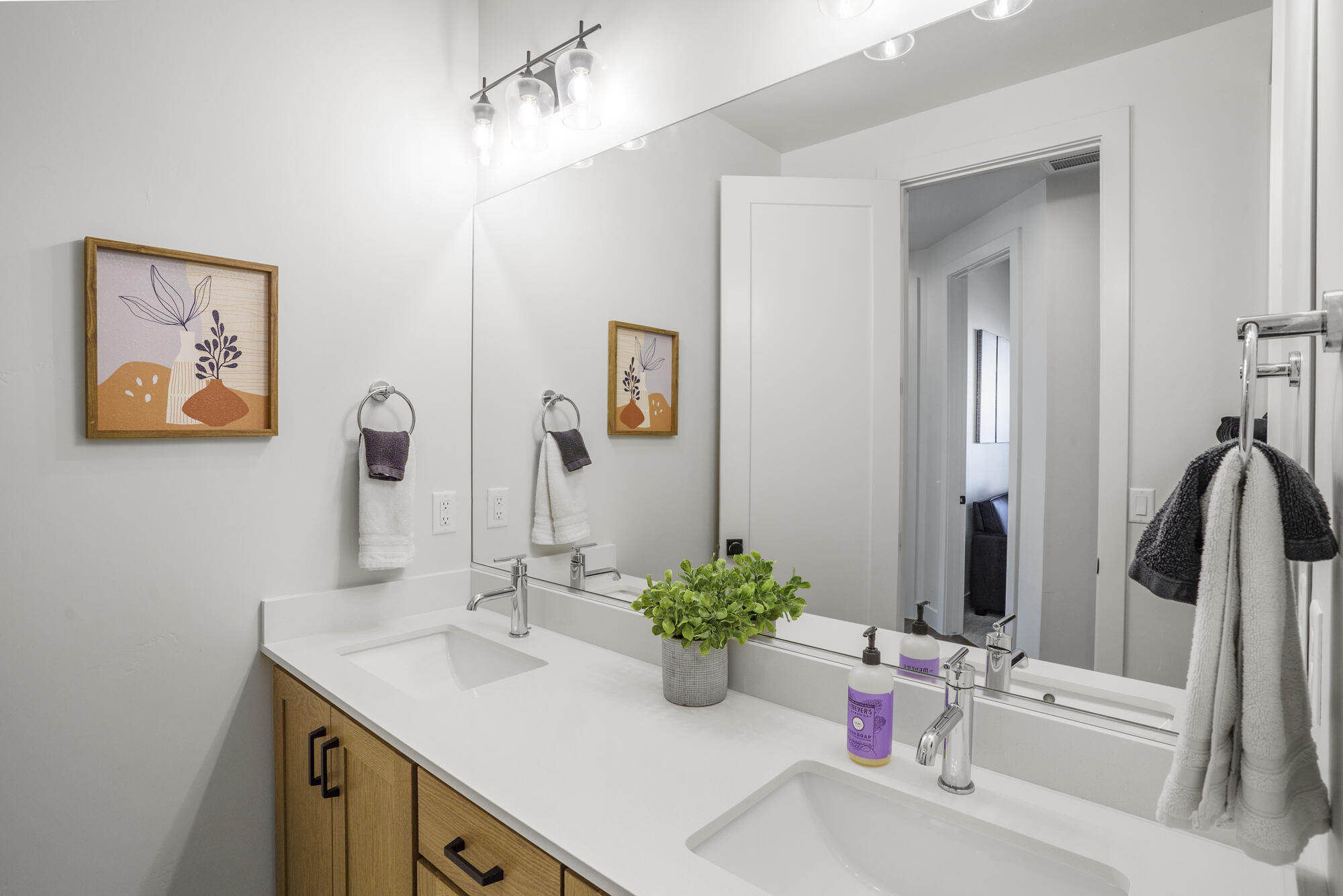 AUBURN HILLS - Residential