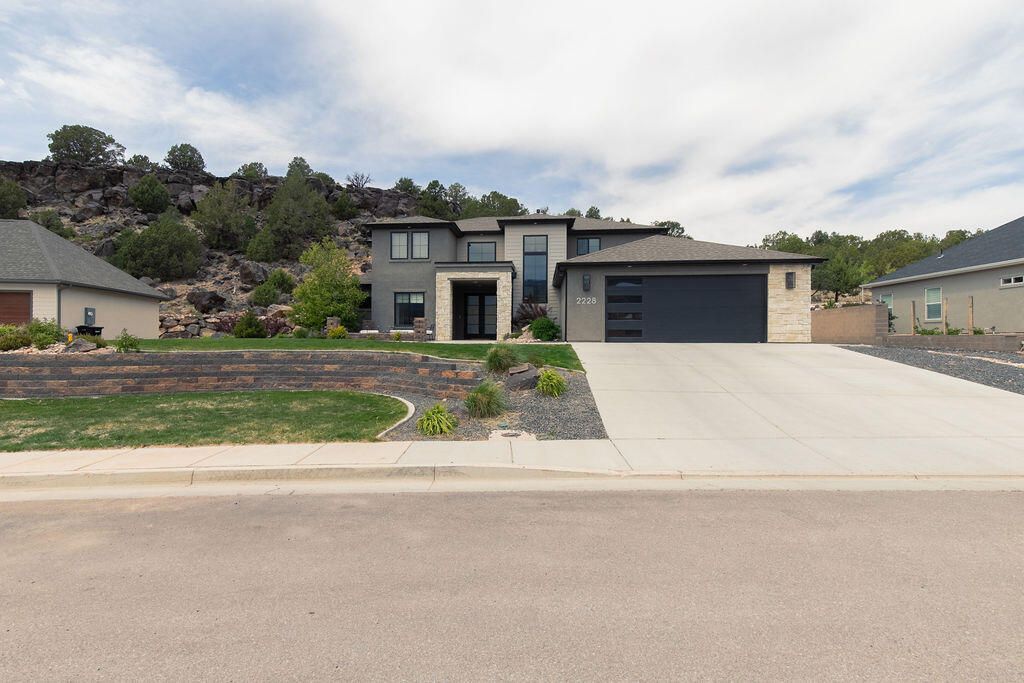 Photo of 2228 S Canyon CIR, Cedar City, UT 84720 (MLS # 26-271689)