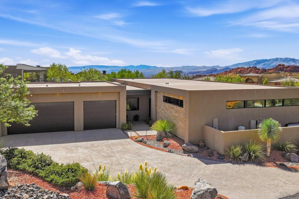 Photo of 4552 N Painted Sky DR, Saint George, UT 84770 (MLS # 26-276658)