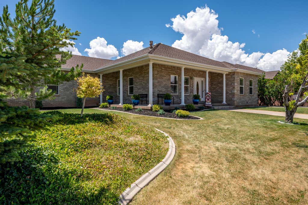 Photo of 242 S Marble Canyon DR, Cedar City, UT 84720 (MLS # 26-273718)