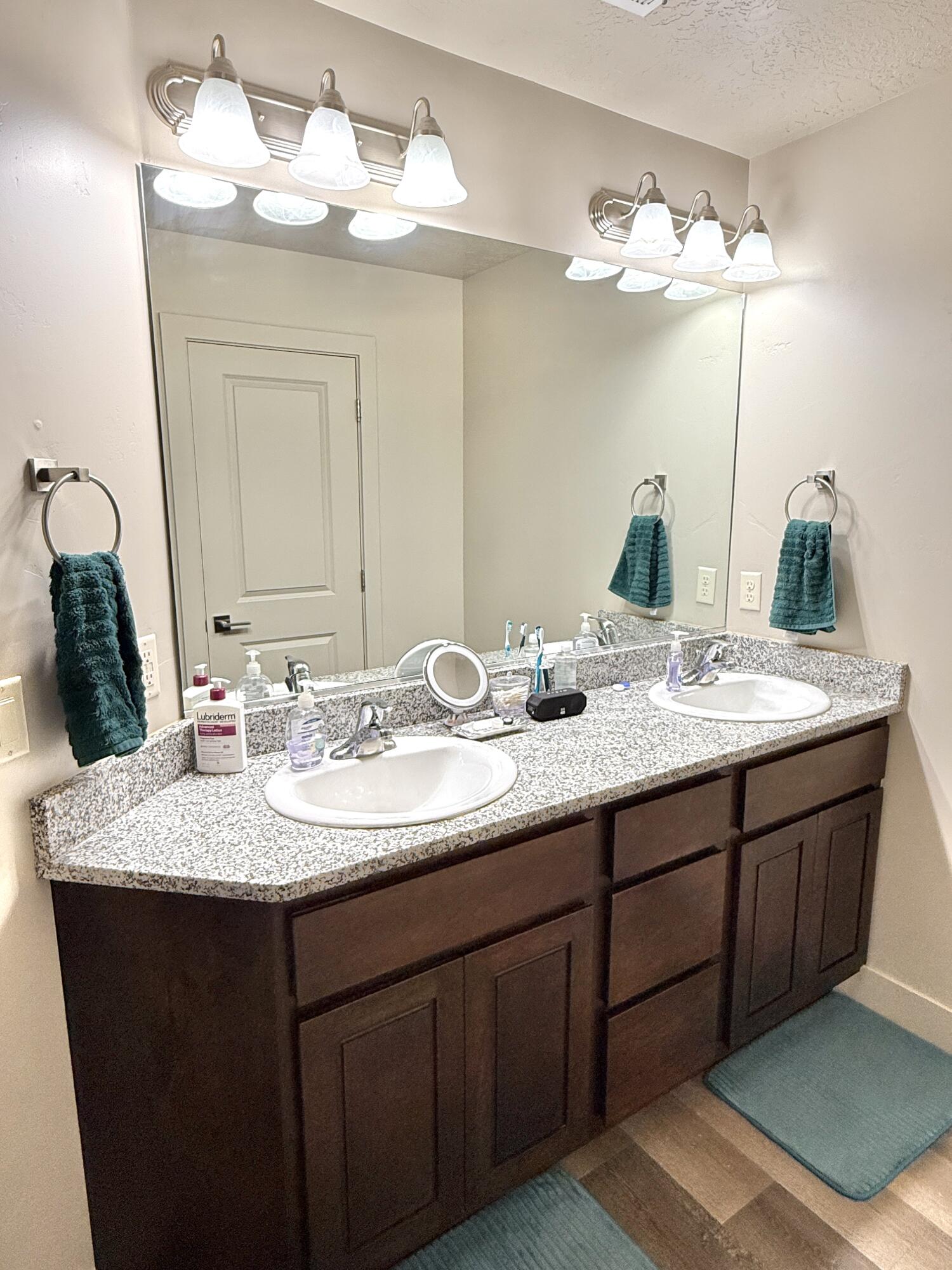 RESIDENCES AT FOUR FIFTY TOWNHOMES - Residential