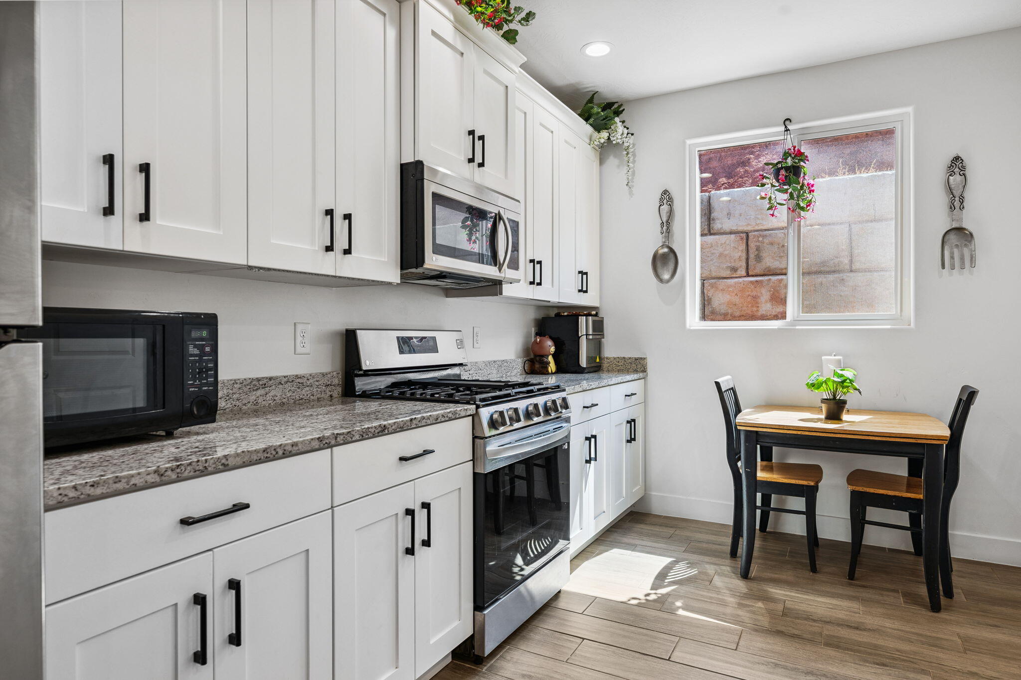 STONE POINT TOWNHOMES - Residential