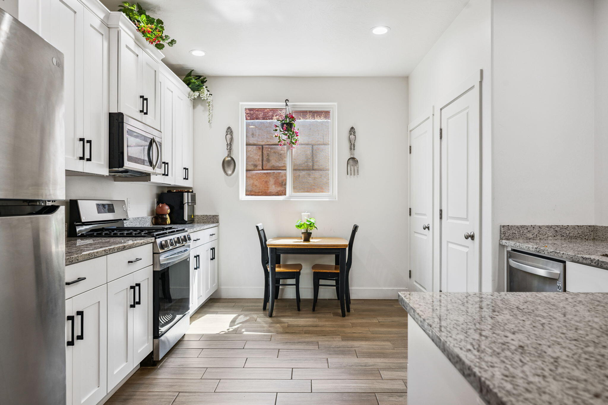 STONE POINT TOWNHOMES - Residential