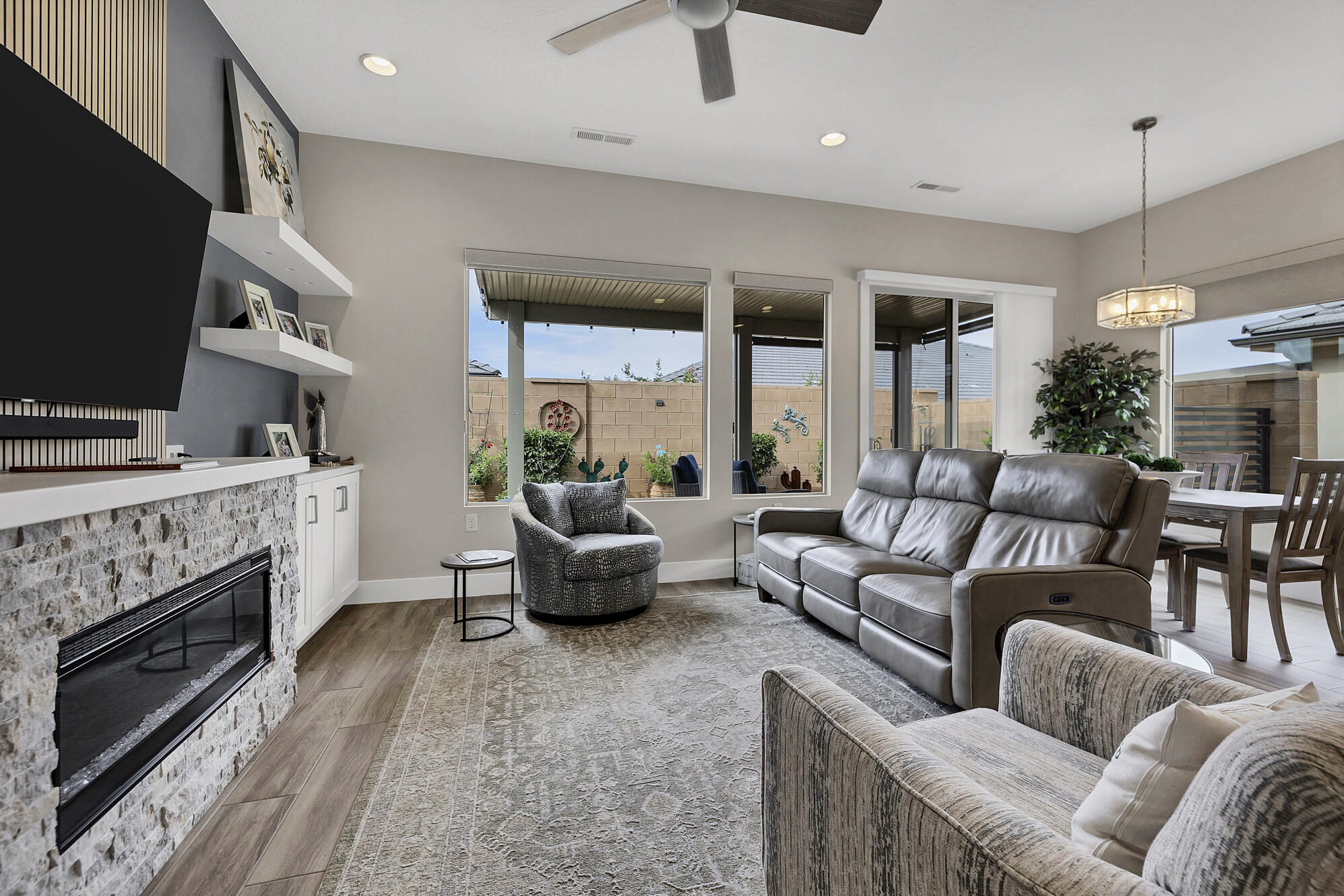 VILLAS AT SUN RIVER - Residential