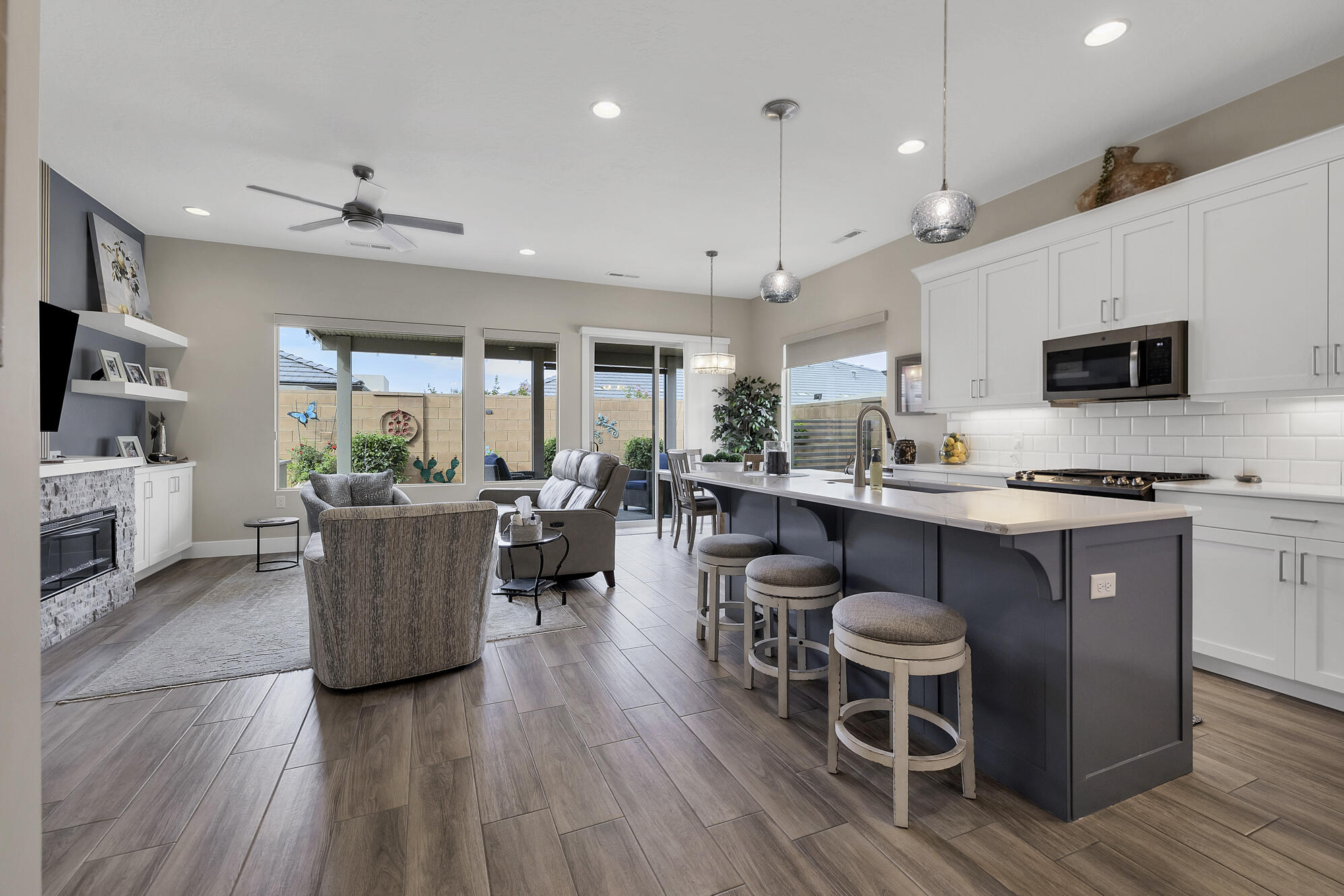 VILLAS AT SUN RIVER - Residential
