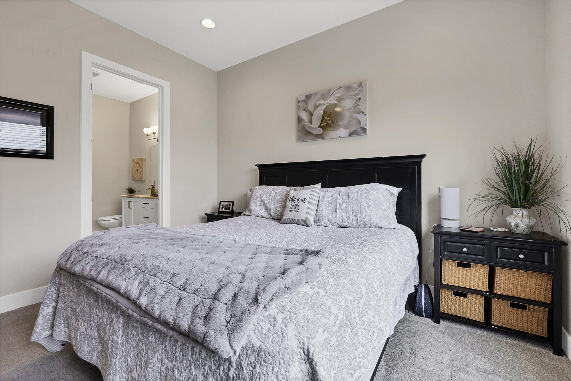 VILLAS AT SUN RIVER - Residential