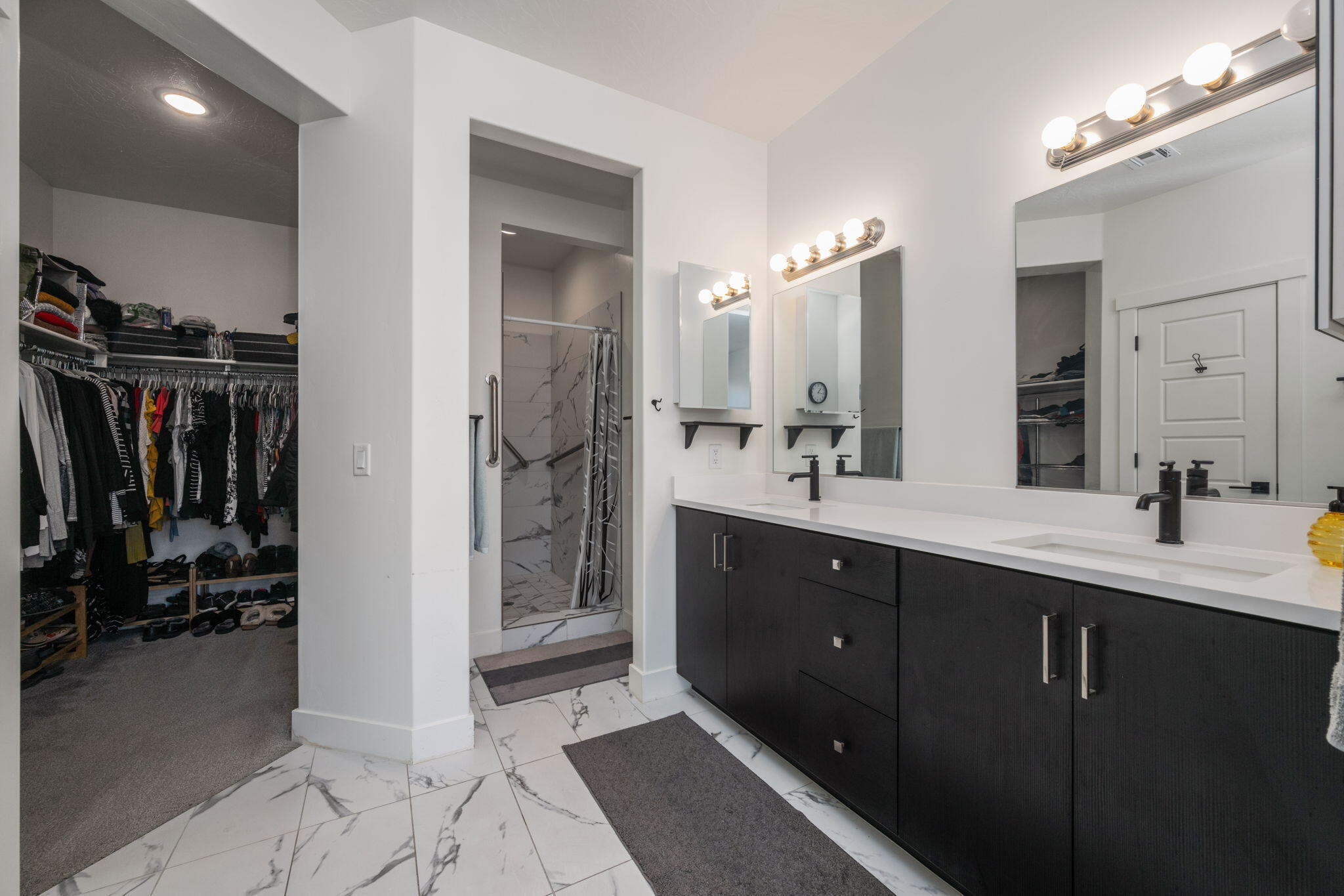 DESERT VISTA - Residential