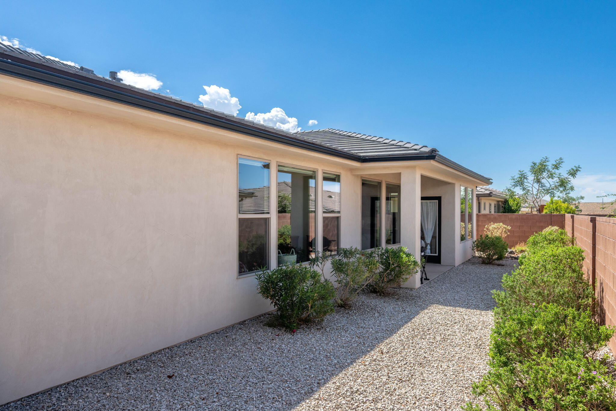 DESERT VISTA - Residential