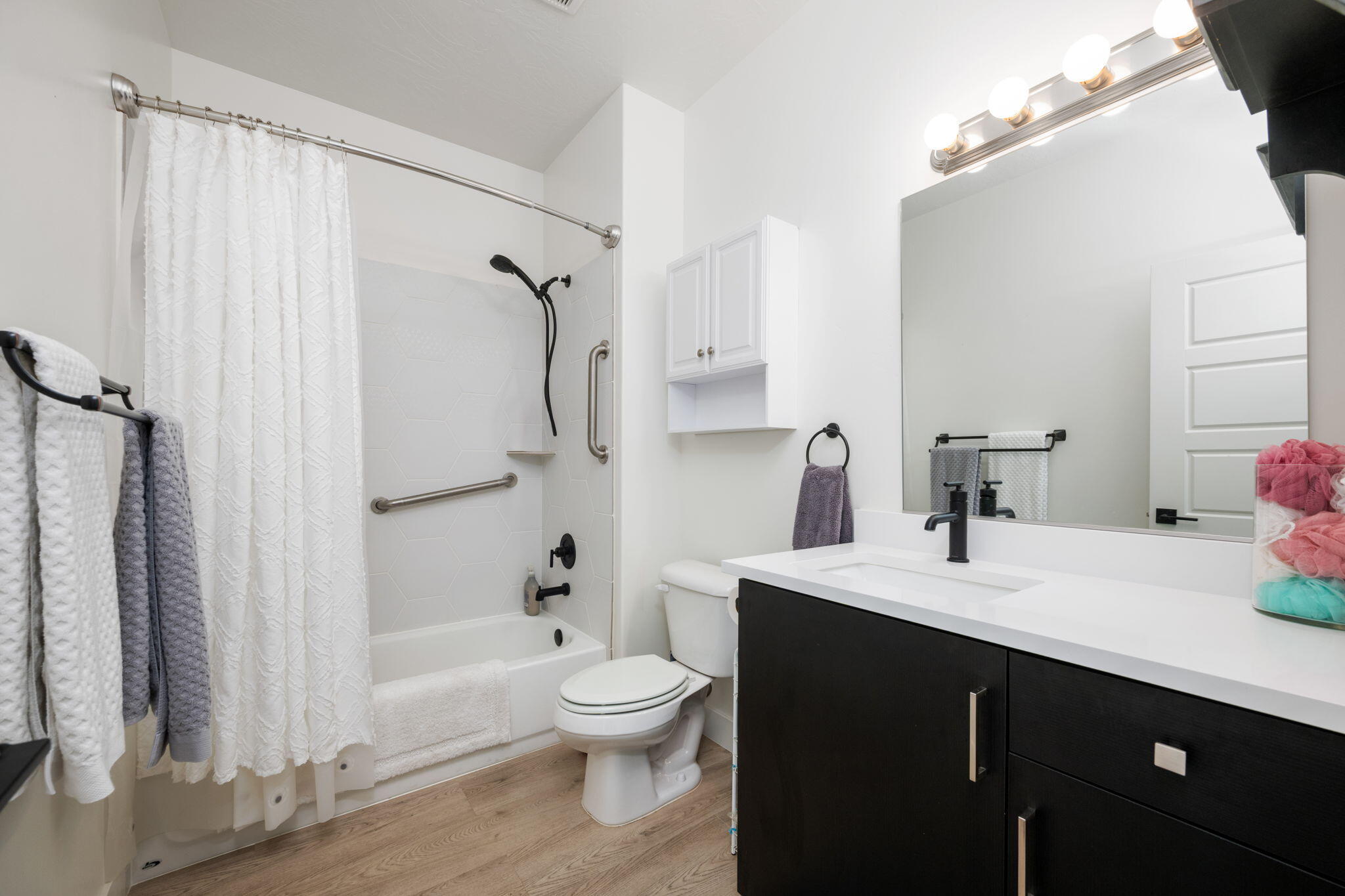 DESERT VISTA - Residential