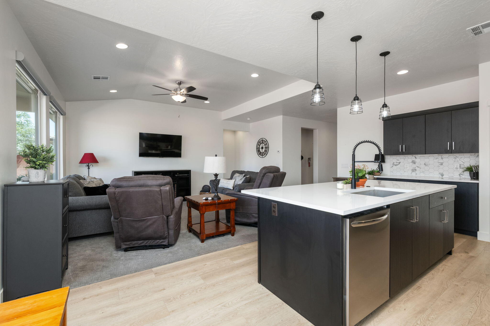 DESERT VISTA - Residential