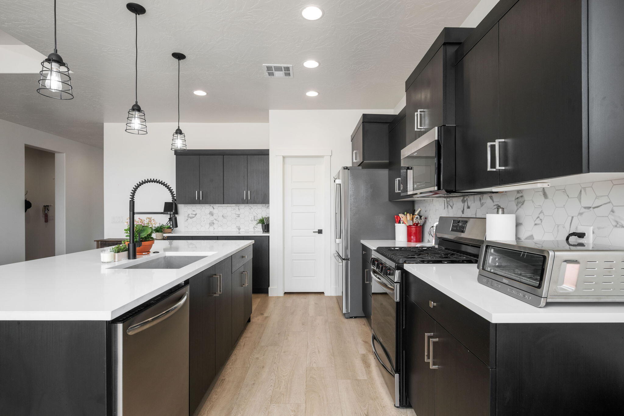 DESERT VISTA - Residential