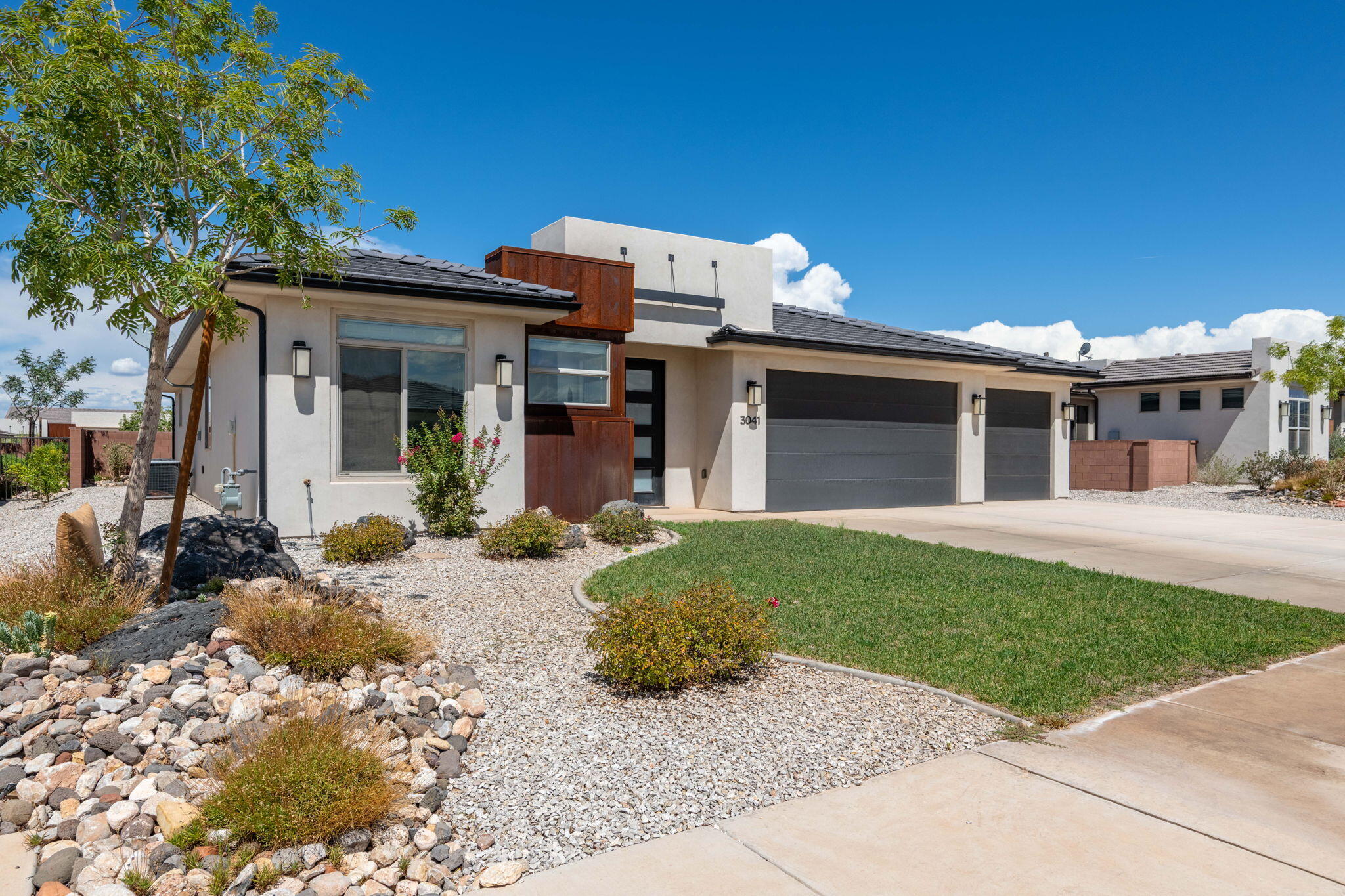 DESERT VISTA - Residential