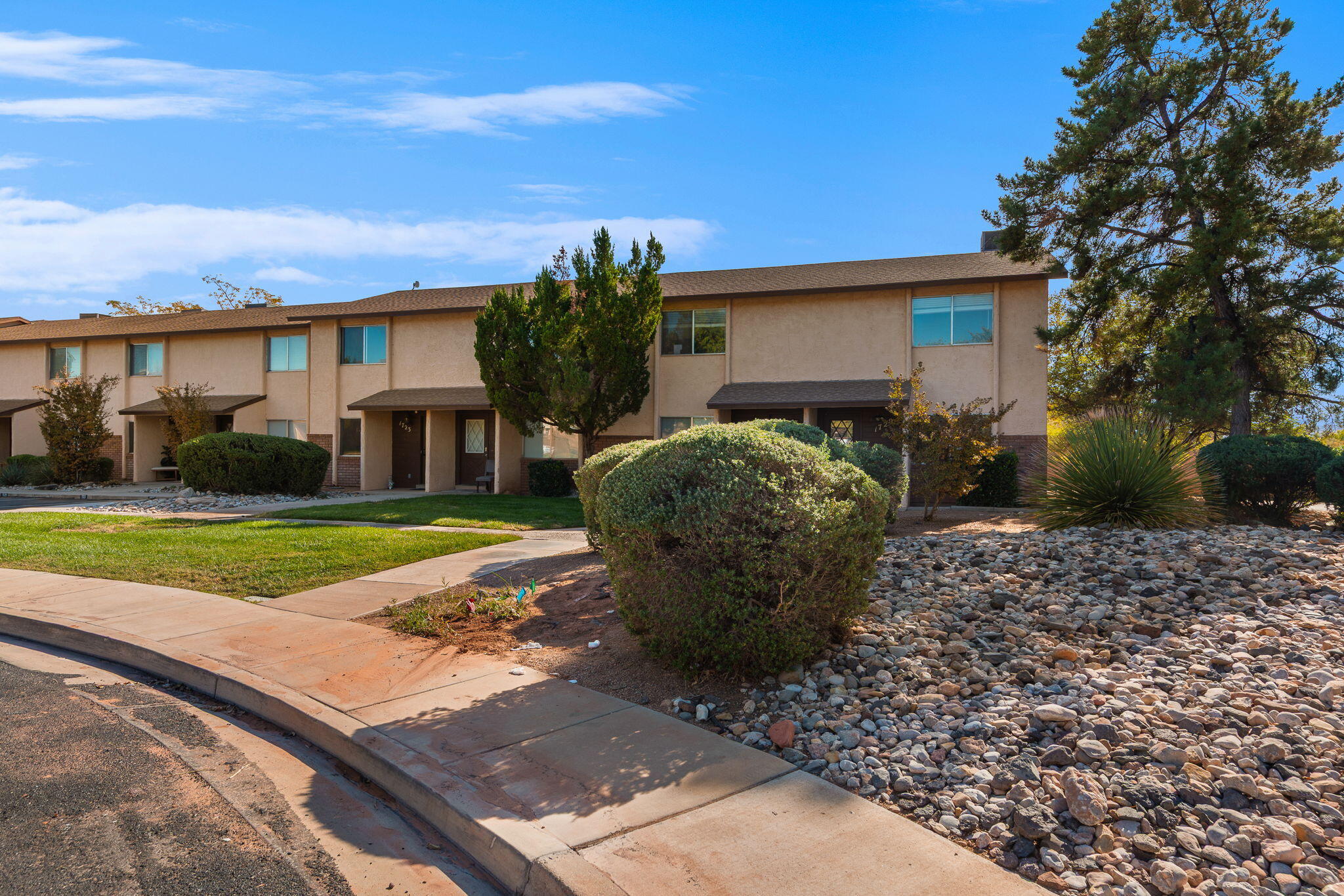 COLOR VIEW TOWNHOMES - Residential